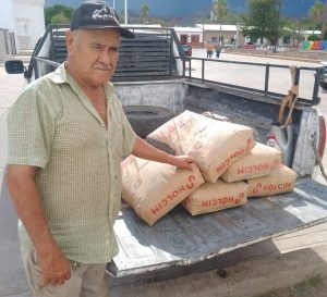 ENTREGA DE MATERIAL PARA EL MEJORAMIENTO DE LAS VIVIENDAS